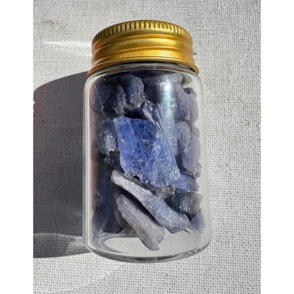 375 carats of Tanzanite Crystals in Jar - Picture 3 of 8